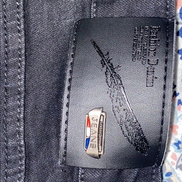 Gently used men’s jeans - Picture 2 of 5